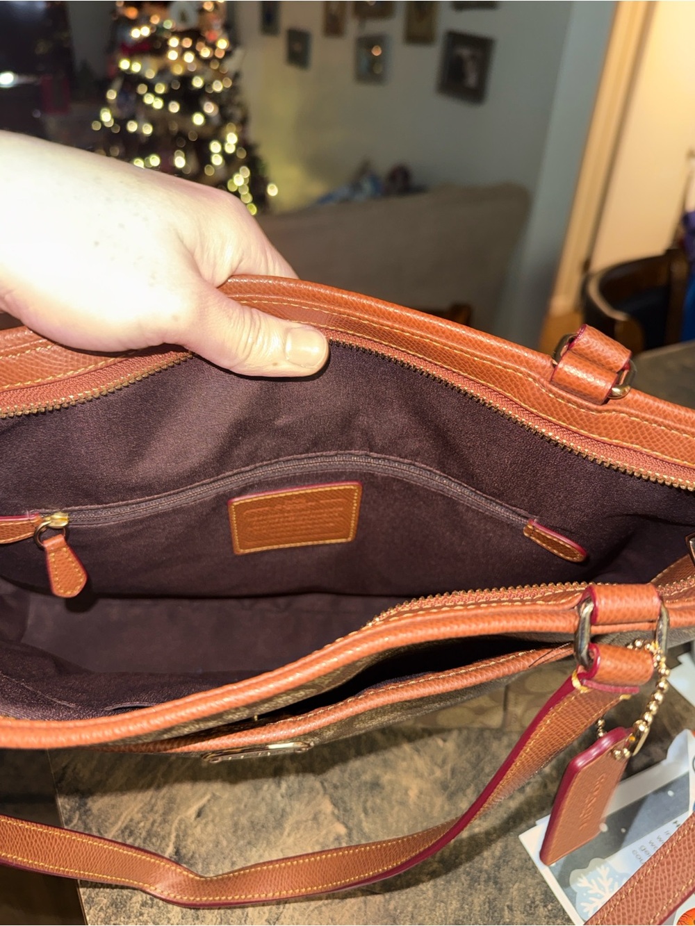 Coach Peyton signature pocket tote - Picture 3 of 7